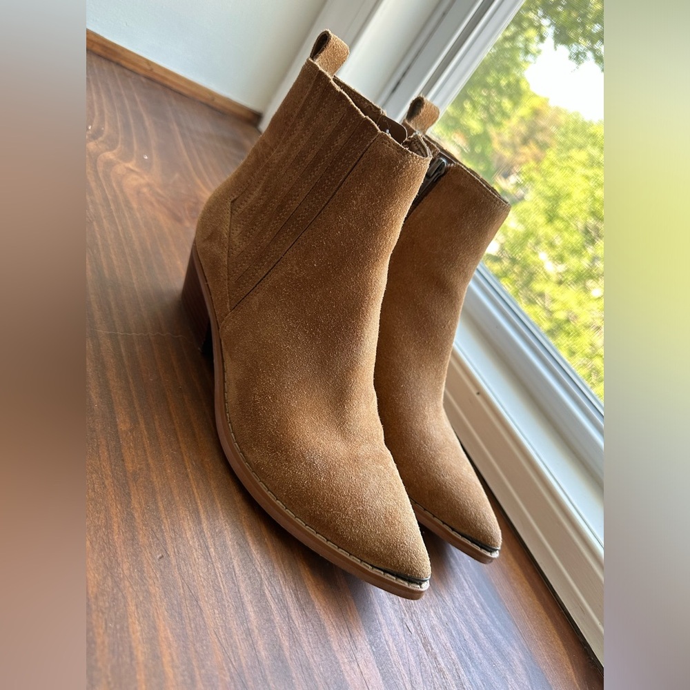 Marc Fisher Mfulora tan suede bootie